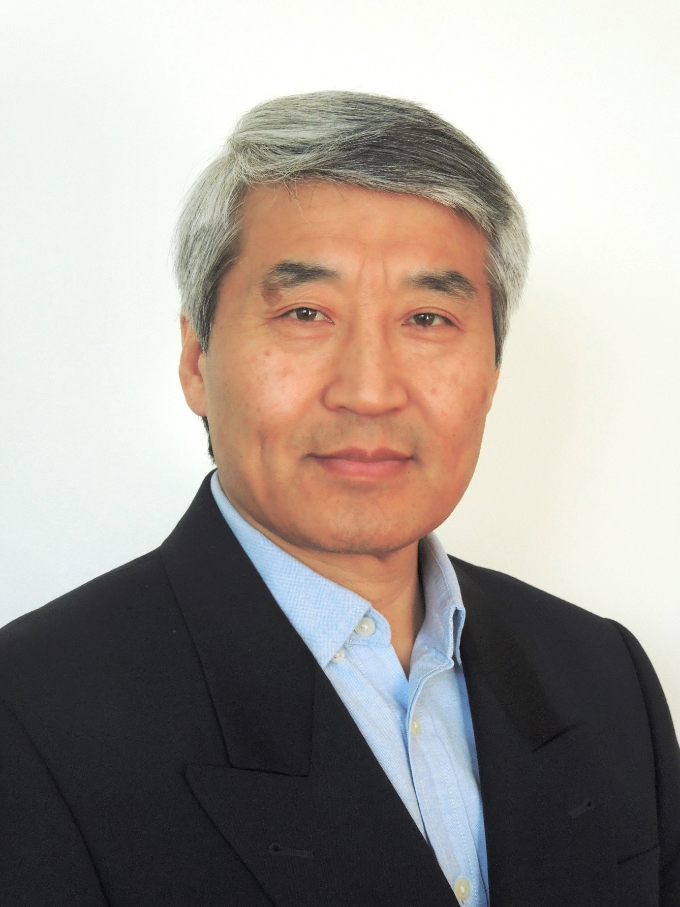 Dr. Charlie Li